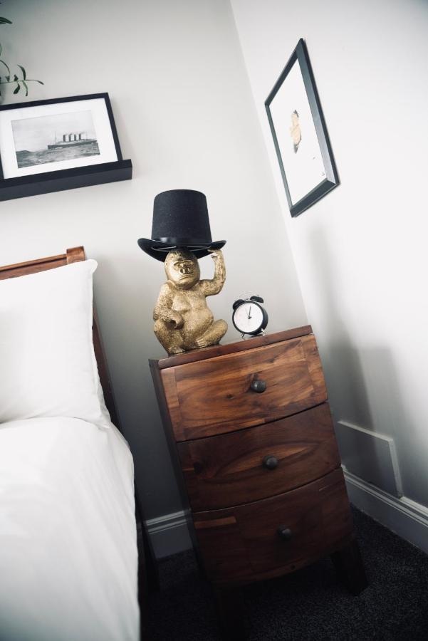 A Stylish 2 Bed Apartment In Cobh Town - Lux Stay المظهر الخارجي الصورة